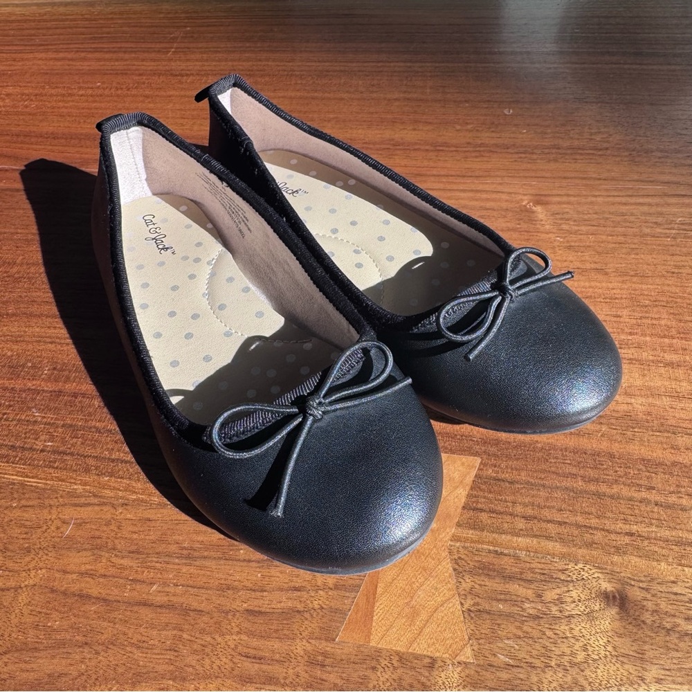 Cat & Jack Kids' Slip-On Ballet Flats in Black. Size 13 - Picture 3 of 9